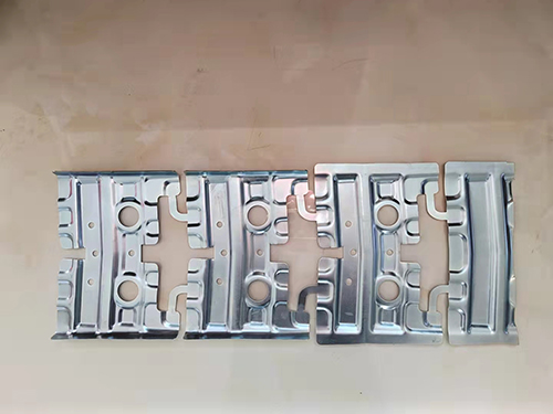 左-右A柱下段加強(qiáng)板補(bǔ)板