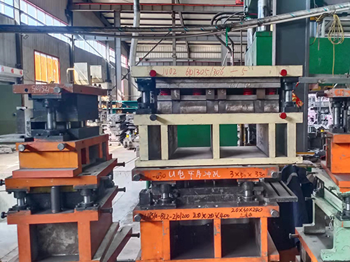 左右前板連接板