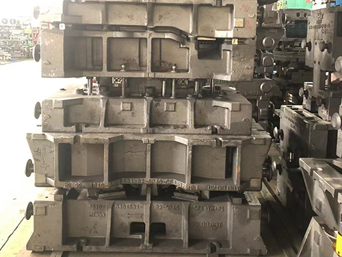 滑門下滑軌上端滑軌前支架